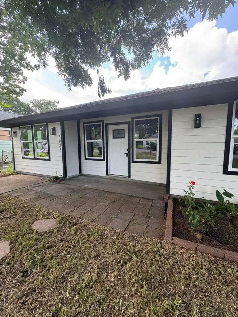 3022 South Drive, Groves, TX 77619 - #3