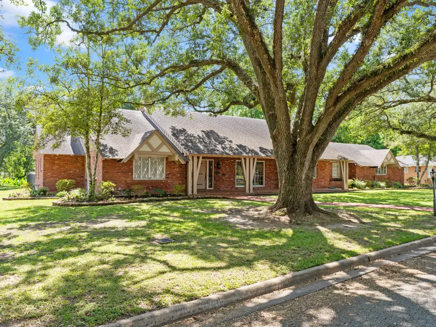 2310 Oak Drive, Bay City, TX 77414 - #2