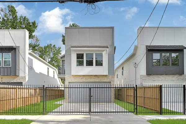 90 Burress Street #B, Houston, TX 77022