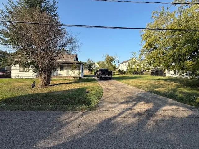 713 E 37th Street, Houston, TX 77022 - Image #2