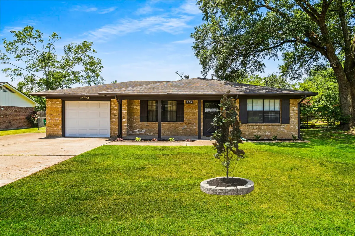 108 W Viser Street, Madisonville, TX 77864 - Image #1