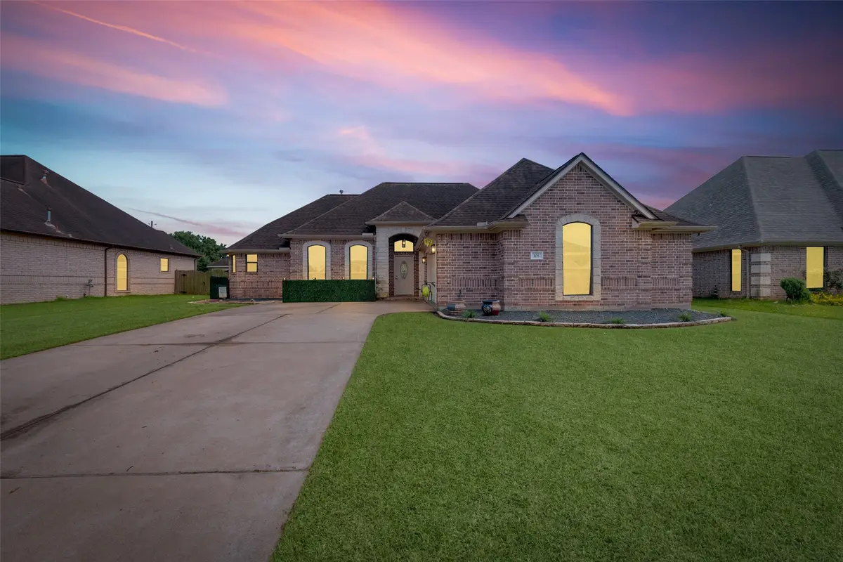 105 Wisteria Street, Richwood, TX 77531 - #1