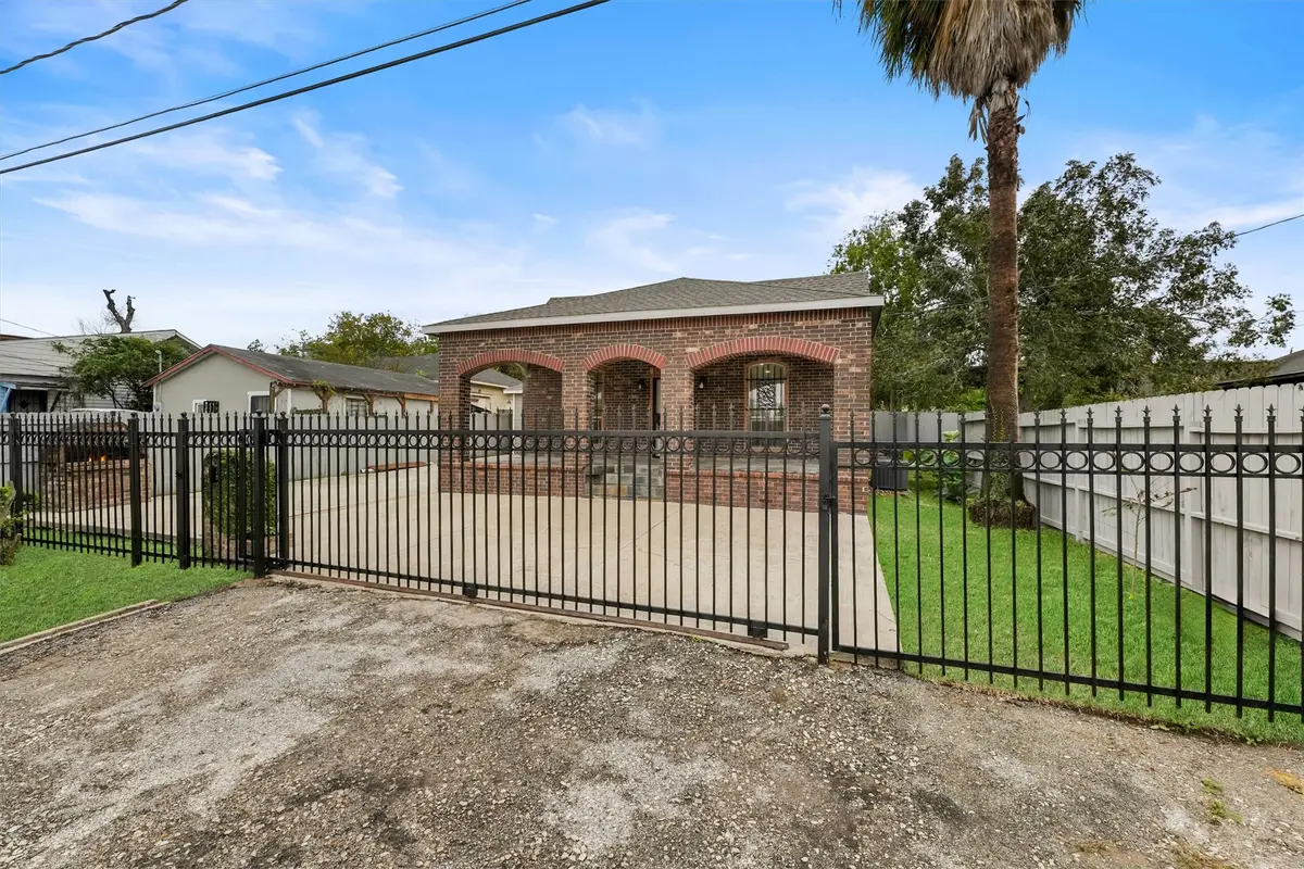 7912 Cypress Street, Houston, TX 77012 - #1