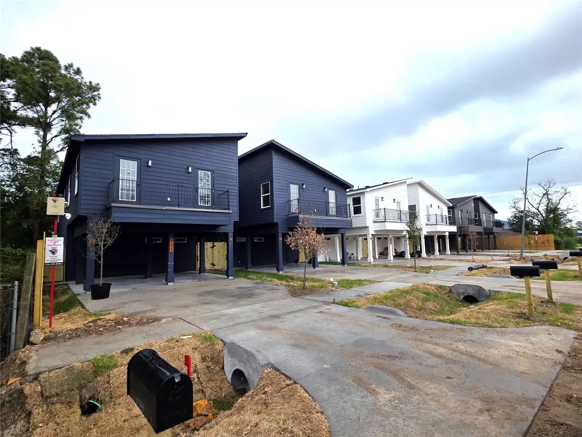 8411 Mahalia Unit A/b Drive, Houston, TX 77088 - #1