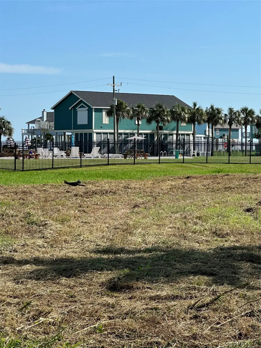 981 Sailfish, Crystal Beach, TX 77650 - #3