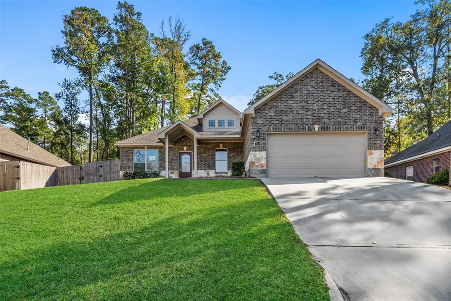 2028 E Lake Drive, Huntsville, TX 77340 - Image #2