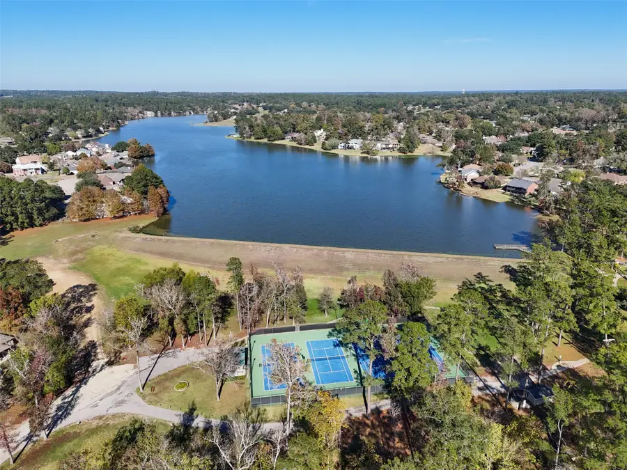 2028 E Lake Drive, Huntsville, TX 77340 - Image #3