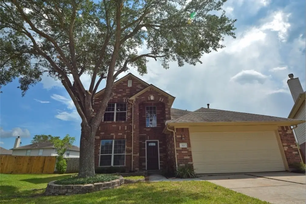 112 Glade Bridge Court, Dickinson, TX 77539 - Image #1