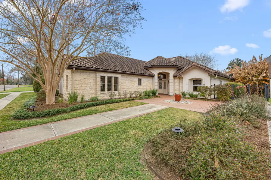 1220 Travis Street, Columbus, TX 78934 - Image #2