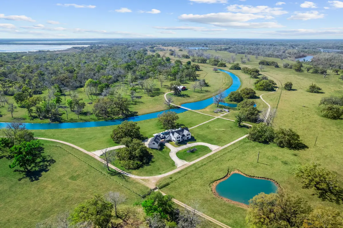 7341 County Road 27, Damon, TX 77430 - #1