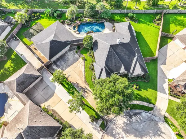 906 High Ridge Circle, Friendswood, TX 77546