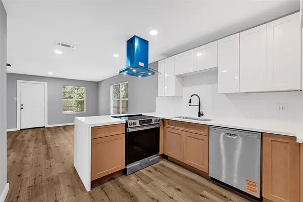 7671 Bubbling Spring Lane, Houston, TX 77086