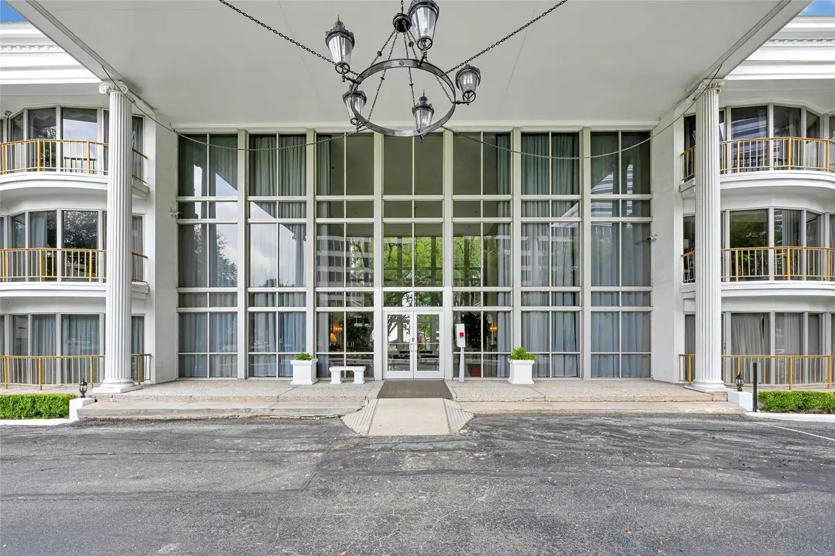 5050 Ambassador Way #314, Houston, TX 77056 - Image #1