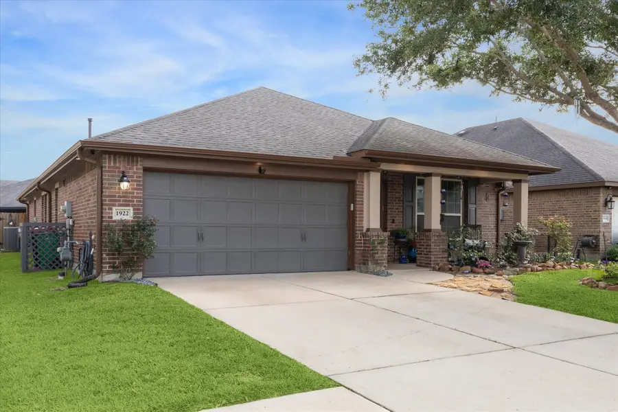 1922 Cadbury Castle Lane, Fresno, TX 77545 - Image #3