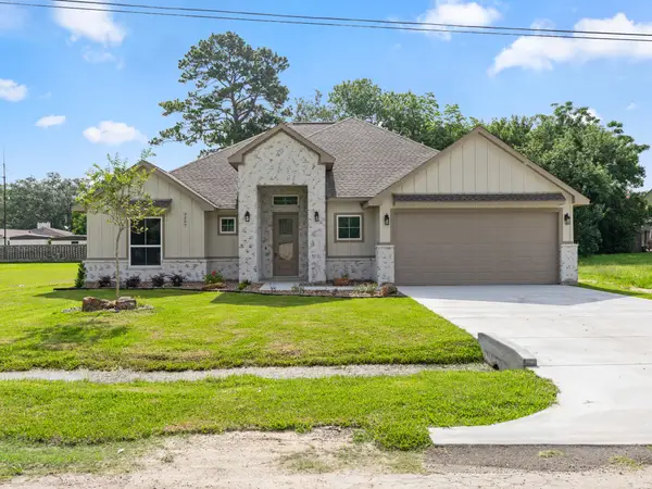 3207 Ave I, Bay City, TX 77414
