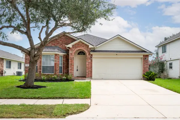 2210 Plum Square Court, Fresno, TX 77545