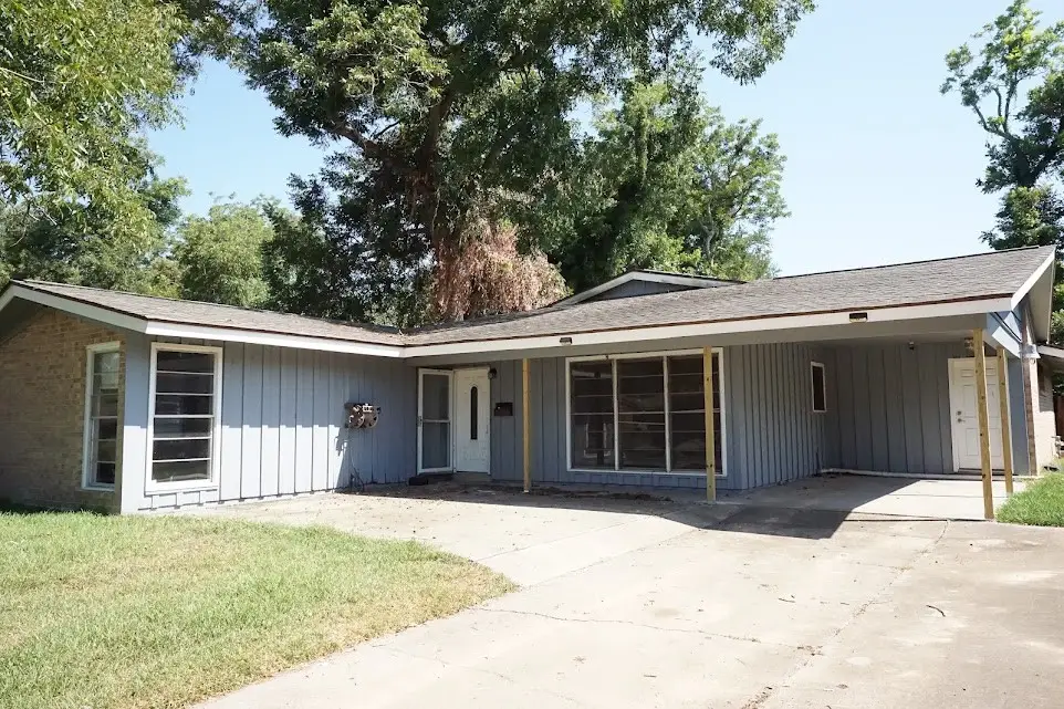 206 Carnation Street, Lake Jackson, TX 77566 - #1