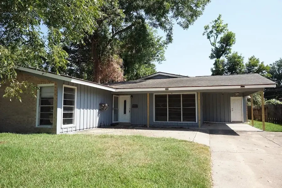 206 Carnation Street, Lake Jackson, TX 77566 - #3