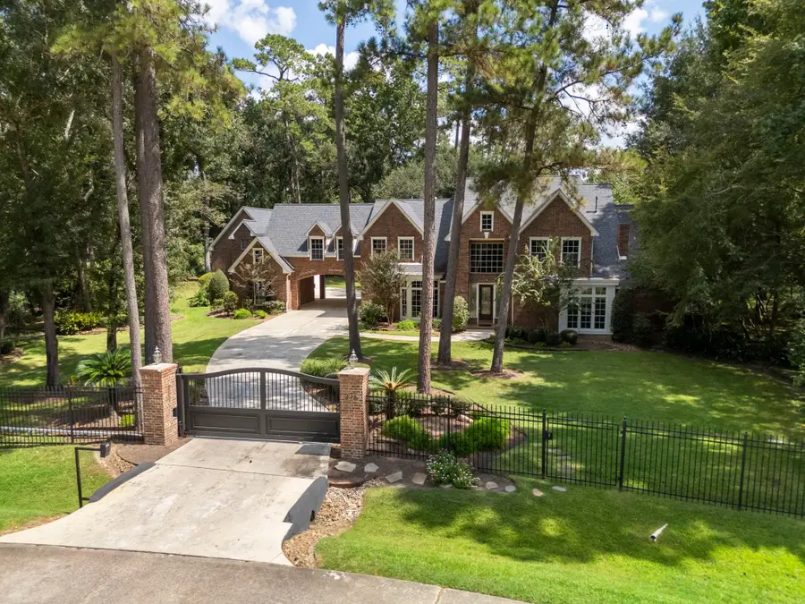 27 Misty Grove Circle, The Woodlands, TX 77380 - Image #2