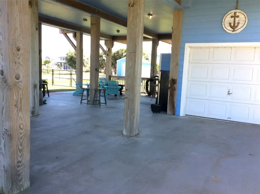 915 Sandollar, Crystal Beach, TX 77650 - #3