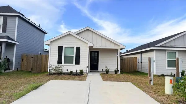 16799 N Marie Village Drive, Conroe, TX 77306