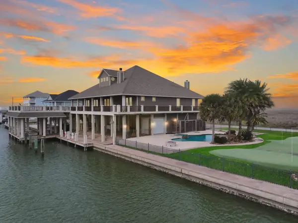1239 Lagoon Drive, Crystal Beach, TX 77650