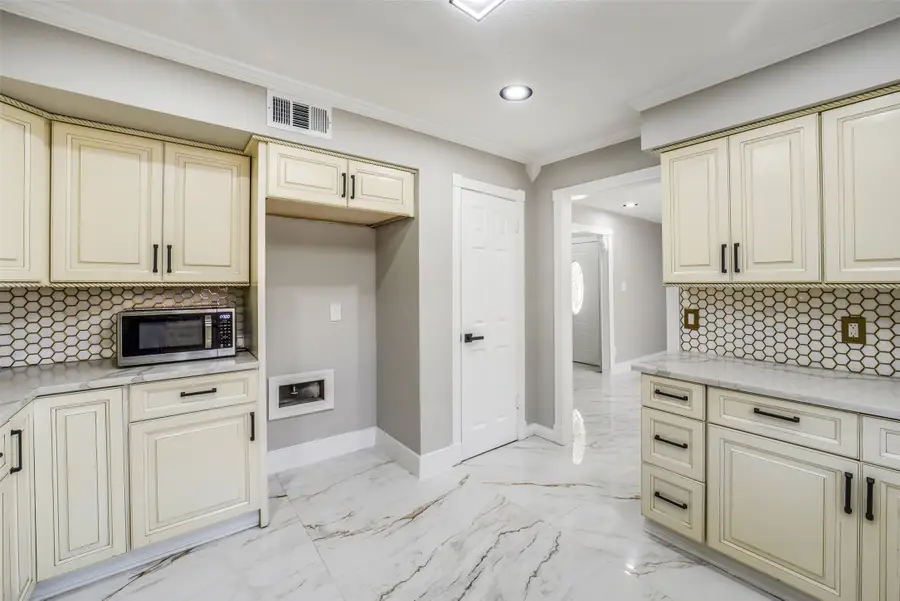 7834 Vickijohn Drive, Houston, TX 77071 - #2
