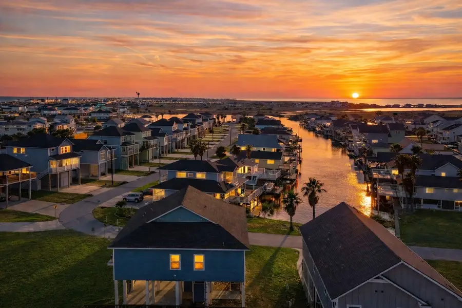 3931 Laguna Drive, Galveston, TX 77554 - #2