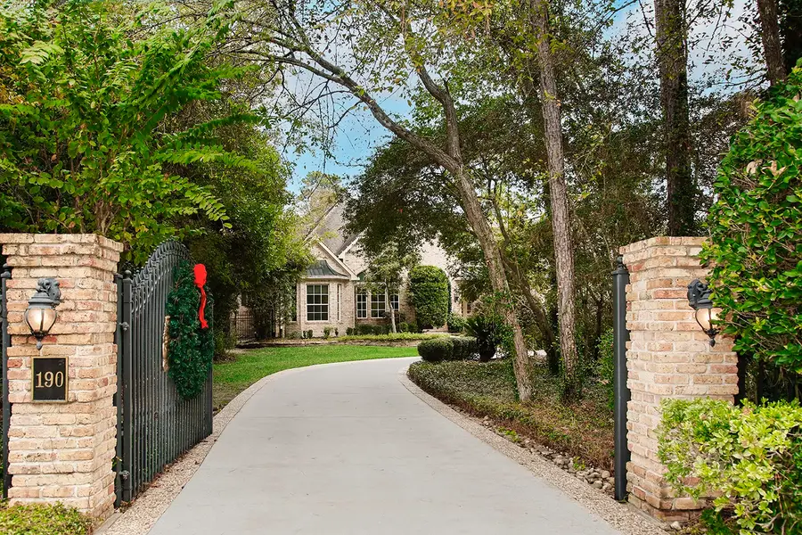190 N Tranquil Path Drive, The Woodlands, TX 77380 - Image #2