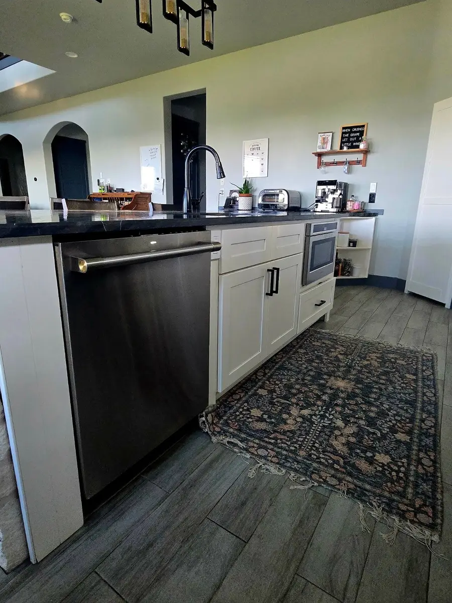 206 Elm Street, Highlands, TX 77562 - Image #3