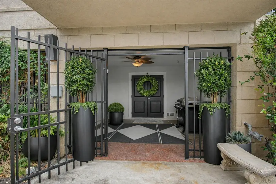 125 E 2nd Street, Houston, TX 77007 - #2