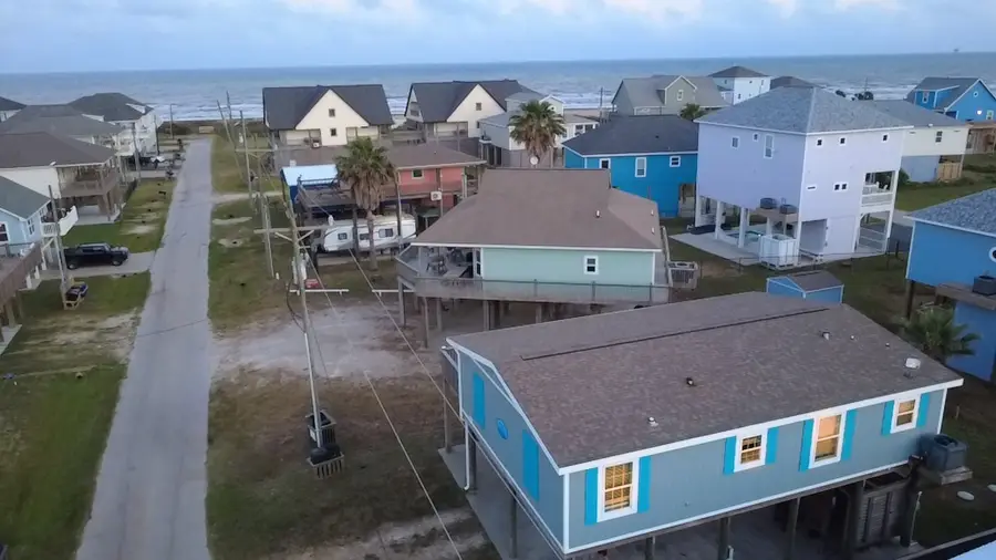 905 Meynig Drive, Crystal Beach, TX 77650 - #2