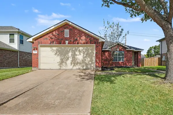 4750 Quiet Canyon Drive, Friendswood, TX 77546