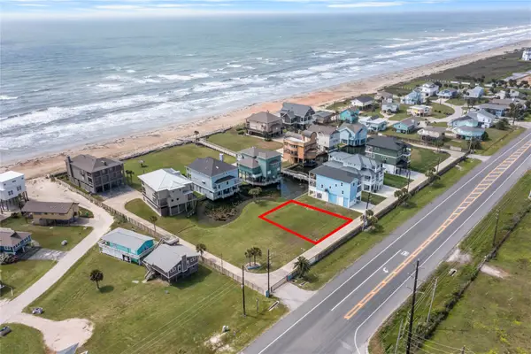 16 Blue Heron Circle, Jamaica Beach, TX 77554