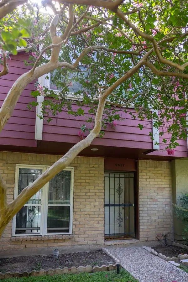 9517 Fondren Road, Houston, TX 77074