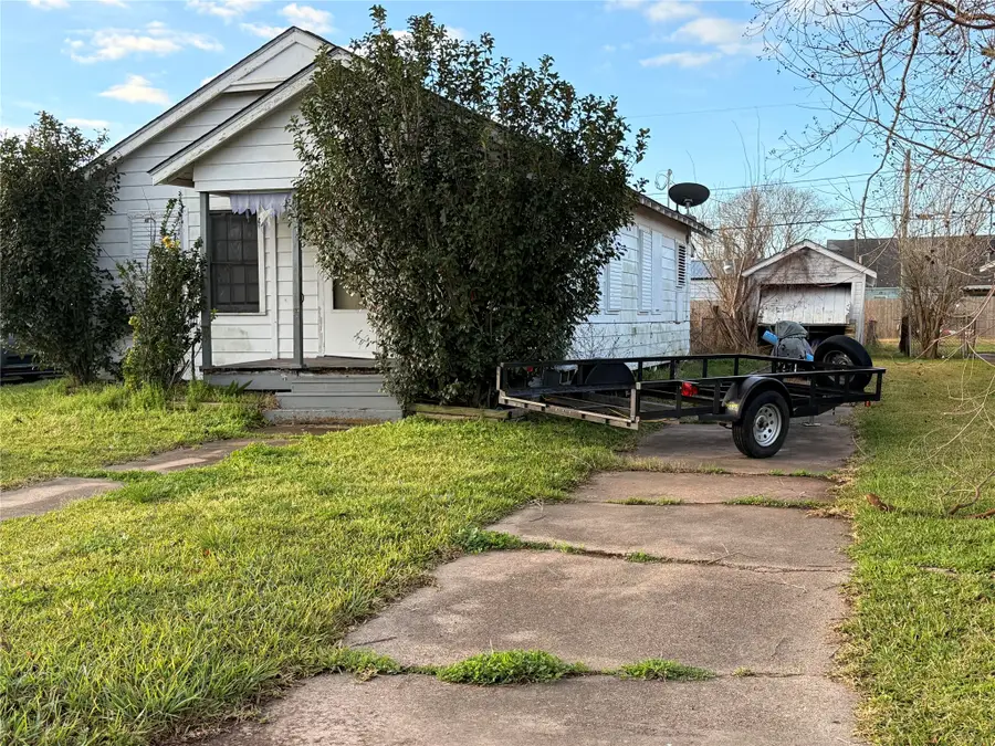 1127 W 4th Street, Freeport, TX 77541 - #2