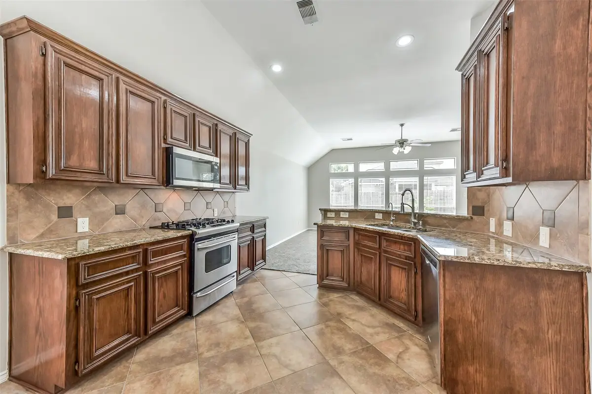 2024 Shore Breeze Drive, Pearland, TX 77584 - Image #1