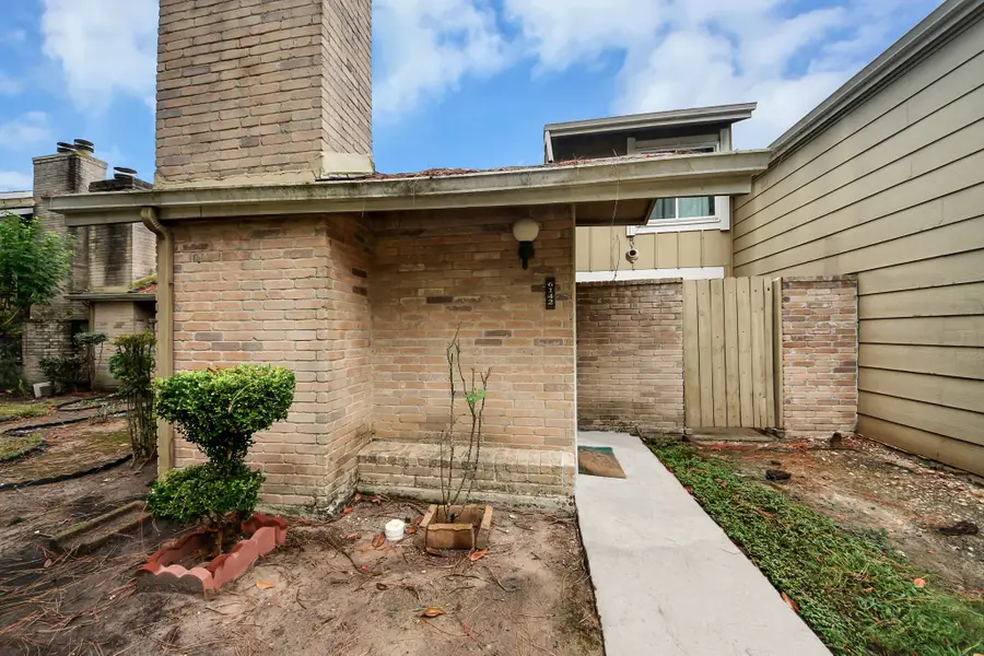 6142 W Airport Boulevard #15, Houston, TX 77035 - #2