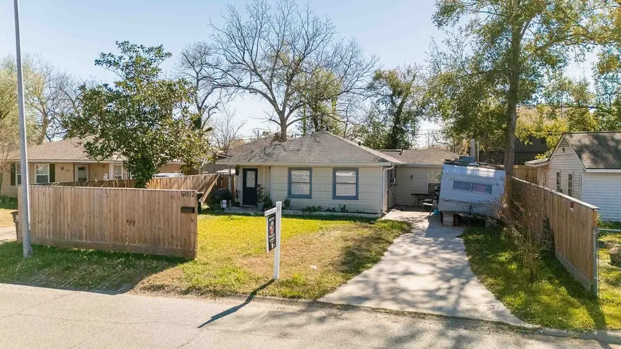 5002 Chennault Road, Houston, TX 77033 - Image #3