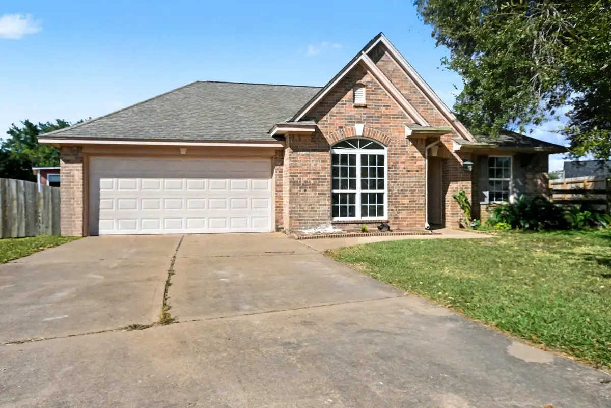 5426 Novak Court, Danbury, TX 77534 - Image #1