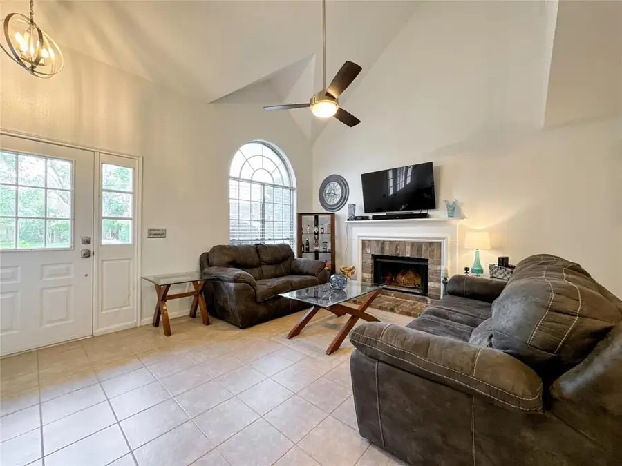 5202 Spring Circle Drive, Pearland, TX 77584 - Image #3