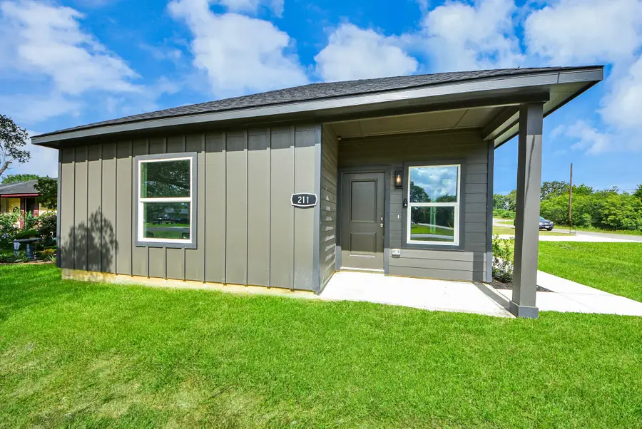 211 19th Street, Hempstead, TX 77445 - #2