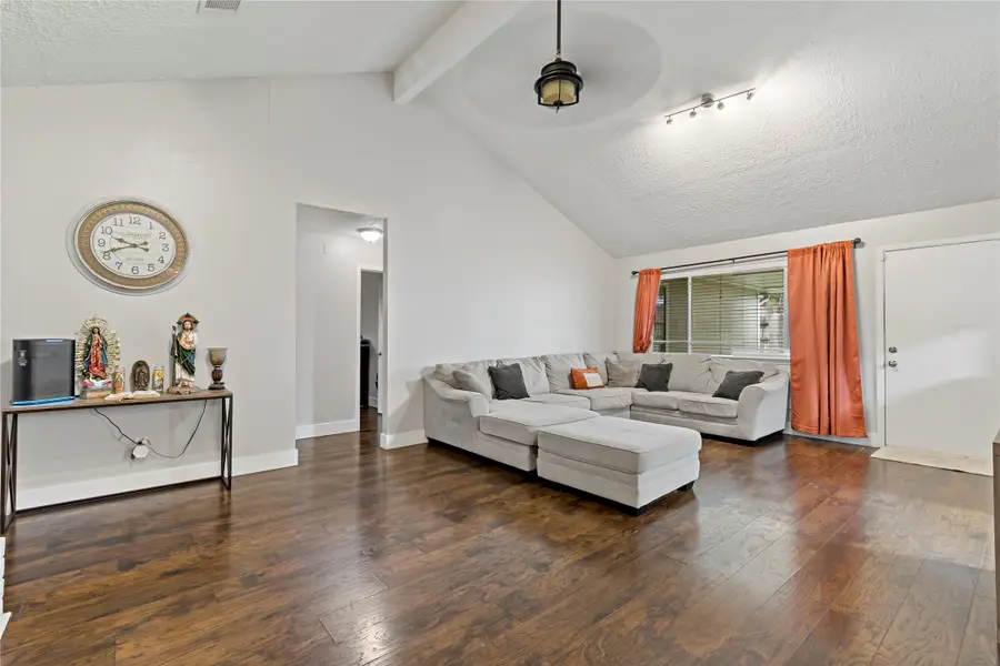 1910 E Navaho Trail, Katy, TX 77449 - Image #2