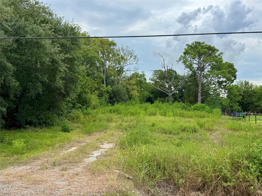 102 S Willow Street, Texas City, TX 77591 - #3