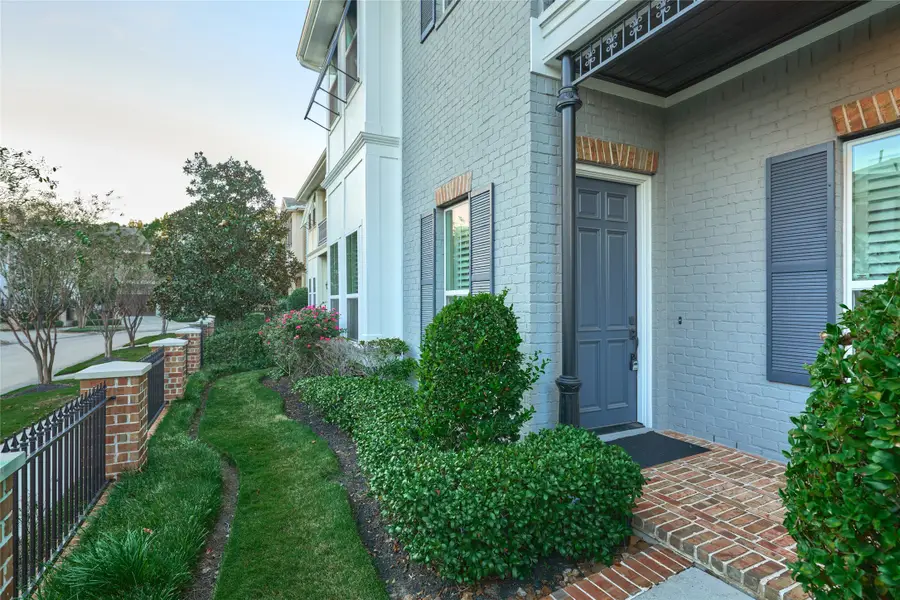 191 Mcgoey Circle, Shenandoah, TX 77384 - Image #3