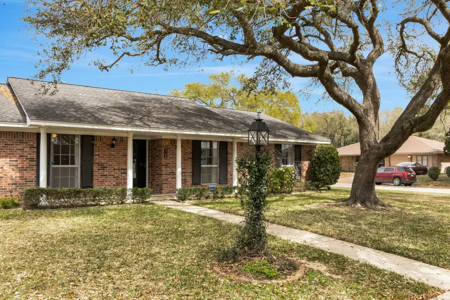 2206 Cedar Creek Drive, Baytown, TX 77520 - #2