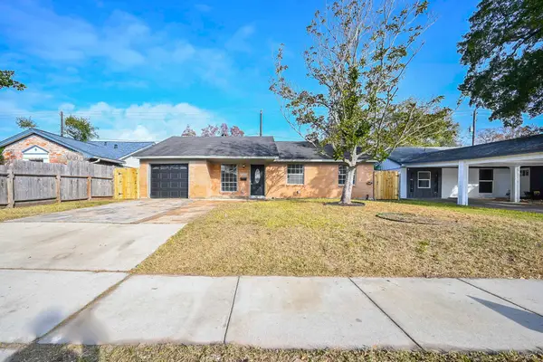 3730 Heatherbrook Drive, Houston, TX 77045