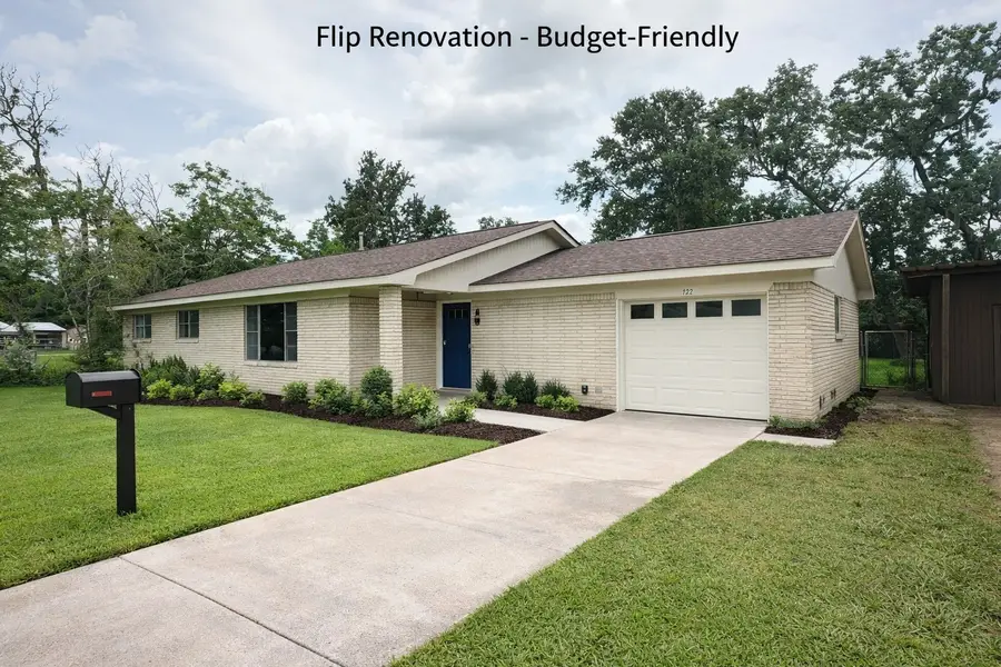 112 Raven Street, Clute, TX 77531 - #2