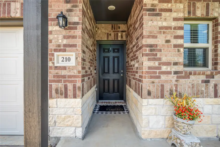 210 Bellewood Manor Drive, Magnolia, TX 77354 - Image #3