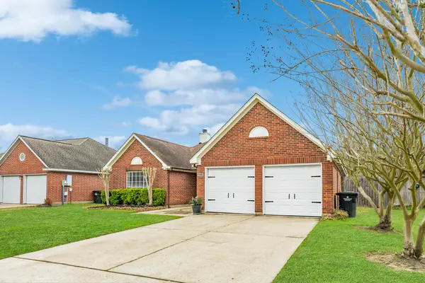 3210 Deer Trail Drive, Alvin, TX 77511